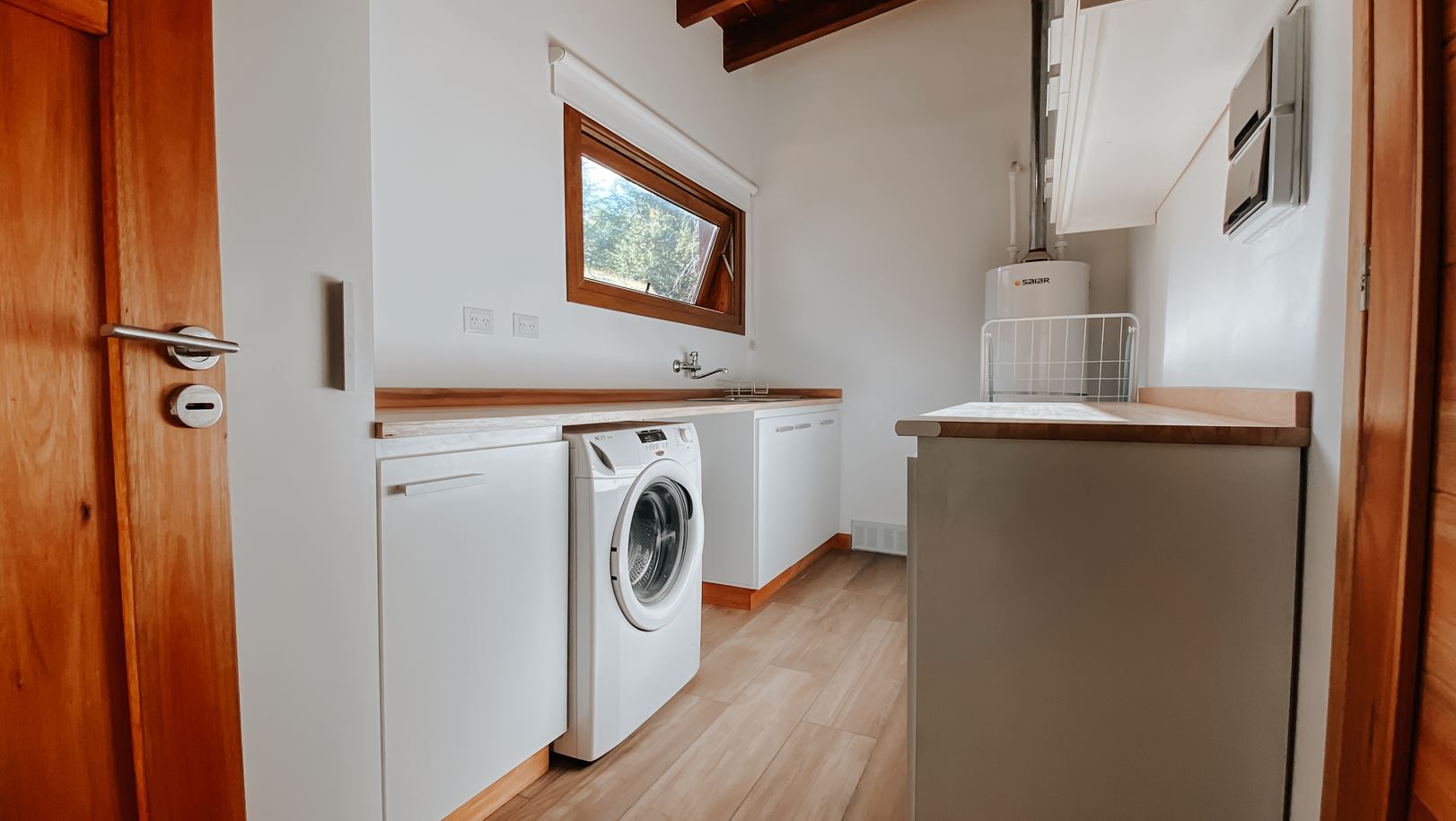 Cinco Cumbres Laundry room