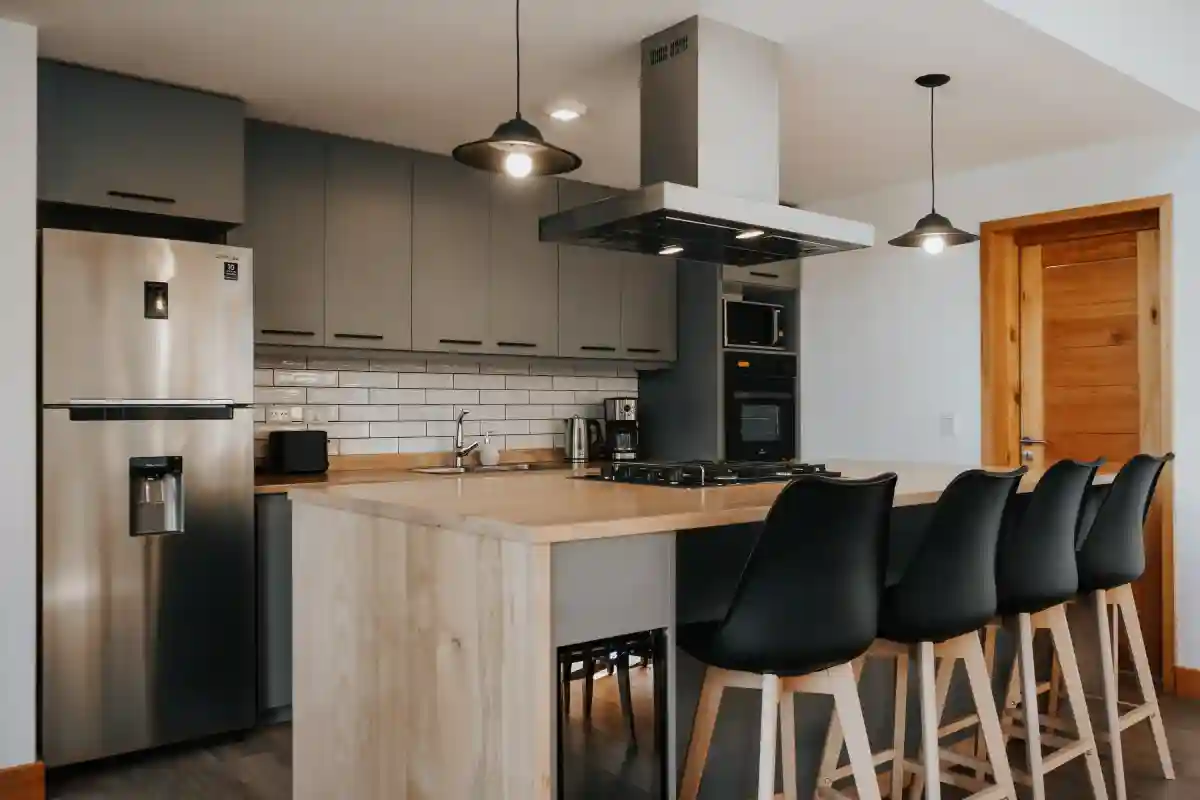 Modern and fully-equipped kitchen
