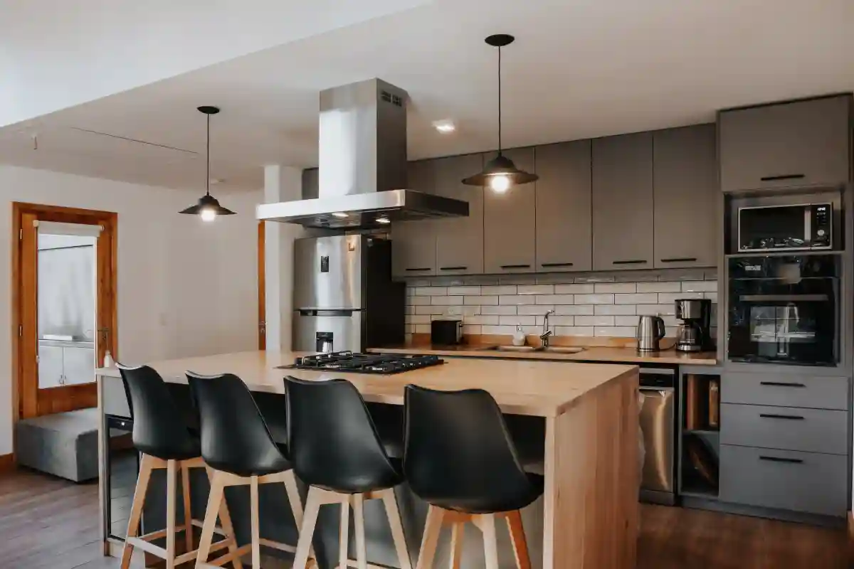 Modern and fully-equipped kitchen